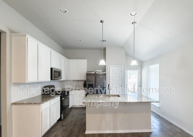 Photo - 139 Lyndon Dr