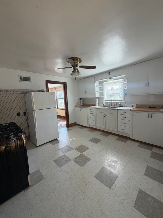 Photo - 1903 Nicholson St