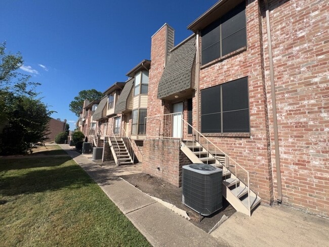 Photo - 1919 Place Rebecca Ln