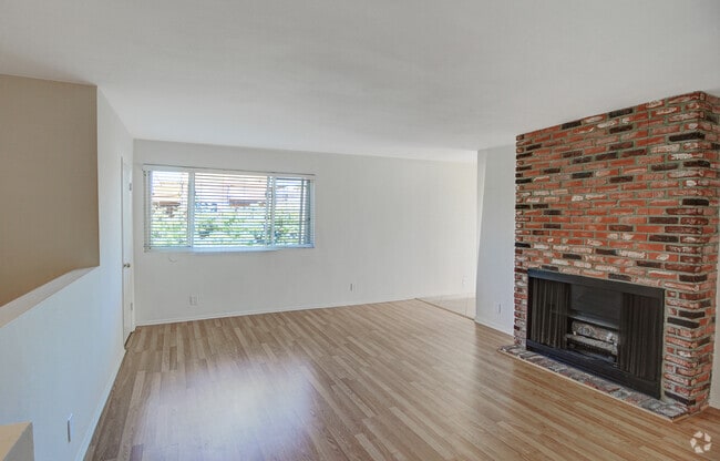 Building Photo - 1317 12th St Unit 9 Rental