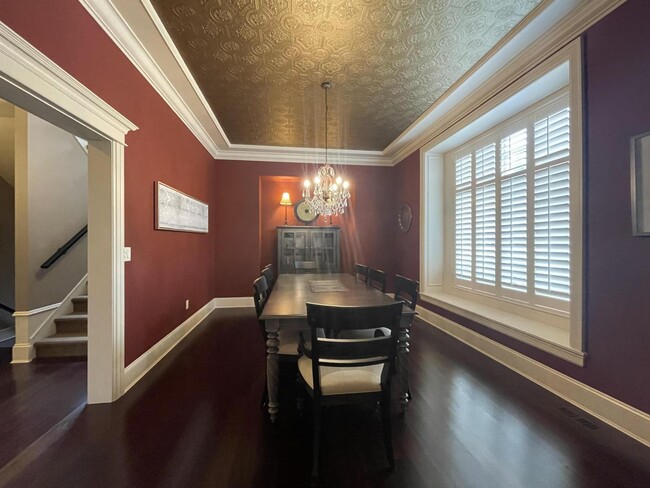 Photo - 16045-16030 30 Ave