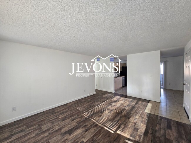 Photo - 607 N 6th Ave Unit 4