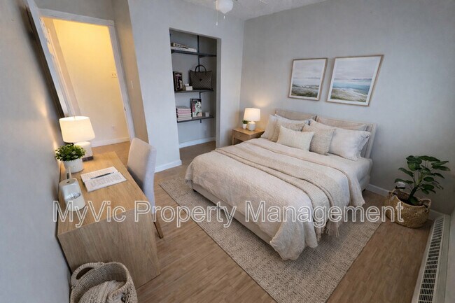 Photo - 11045-11123 123 St NW Unit Two Bed