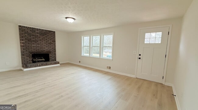 Photo - 105 Woodbine Dr