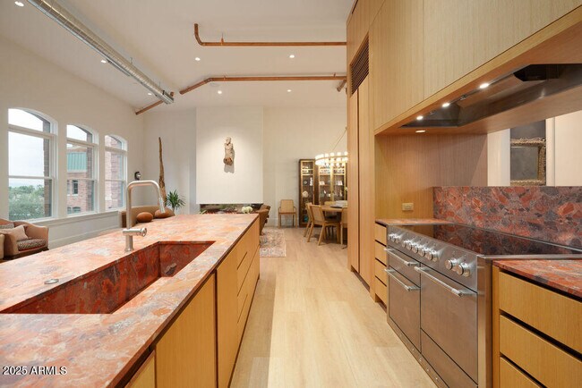 50 W Palm Ln