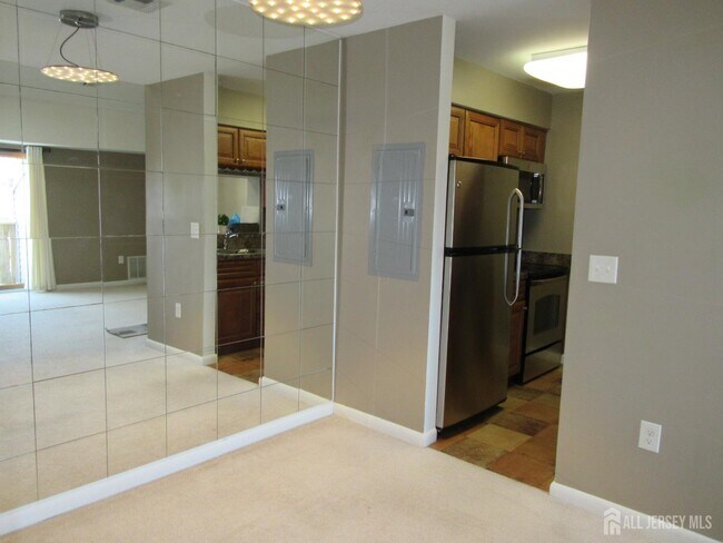 Photo - 1608 Ravens Crest Dr