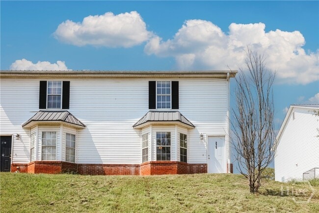 Photo - 275 Westchester Cir