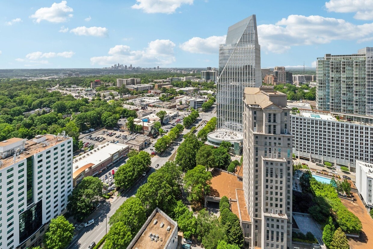 Spacious 1 Bedroom Condo in Heart of Buckh... - Spacious 1 Bedroom Condo in Heart of Buckh...