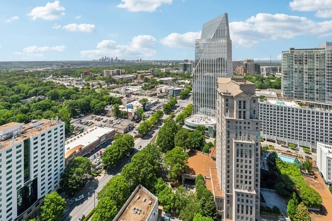 Spacious 1 Bedroom Condo in Heart of Buckh... - Spacious 1 Bedroom Condo in Heart of Buckh...