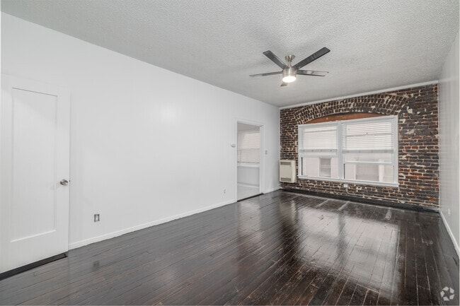 Interior Photo - Valdamour Apartments