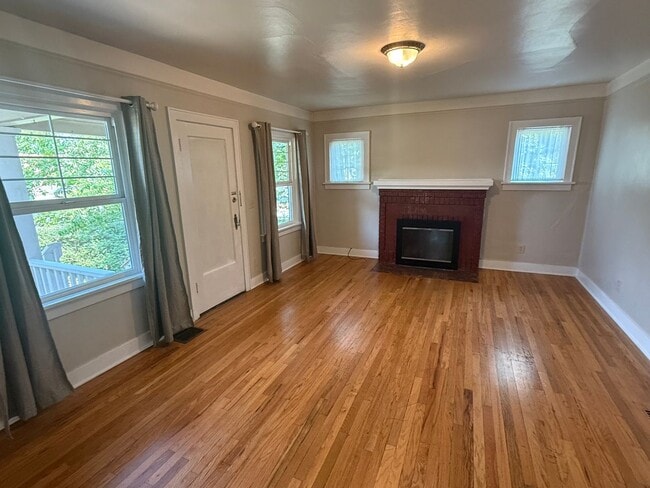 Photo - 662 E 19th Ave
