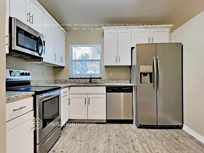 Photo - 439 Meander Dr N