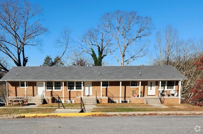 Building Photo - 2459 Pine Ave Rental