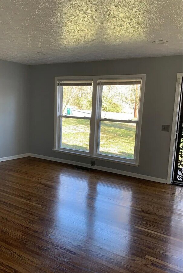 Photo - 632 Tulip Grove Rd