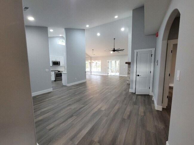 Photo - 516 June Bug Ct