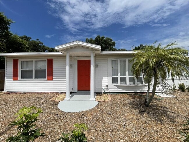 Building Photo - 828 S Tuttle Ave Rental