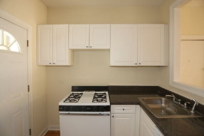 Photo - 714 W Barry Ave Unit A2