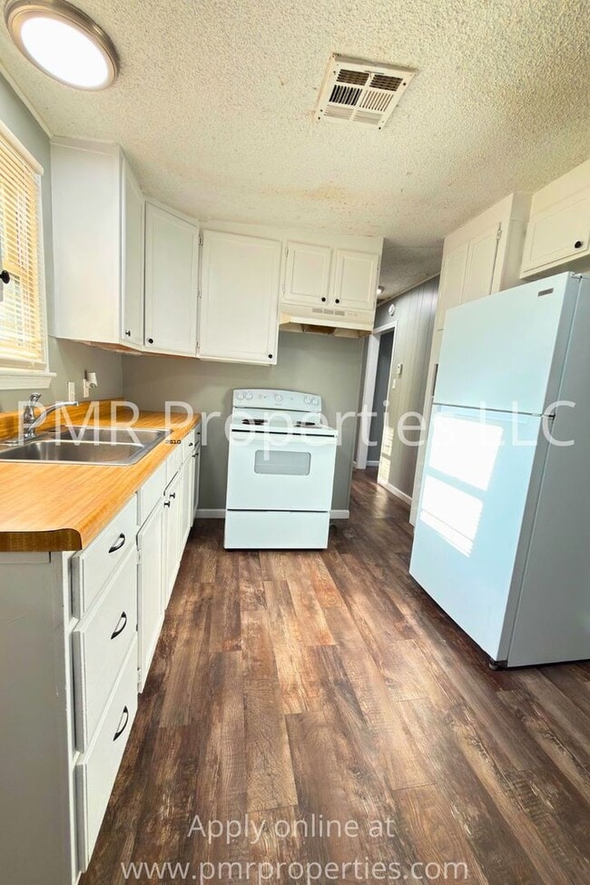 Photo - 11 NW 40th St