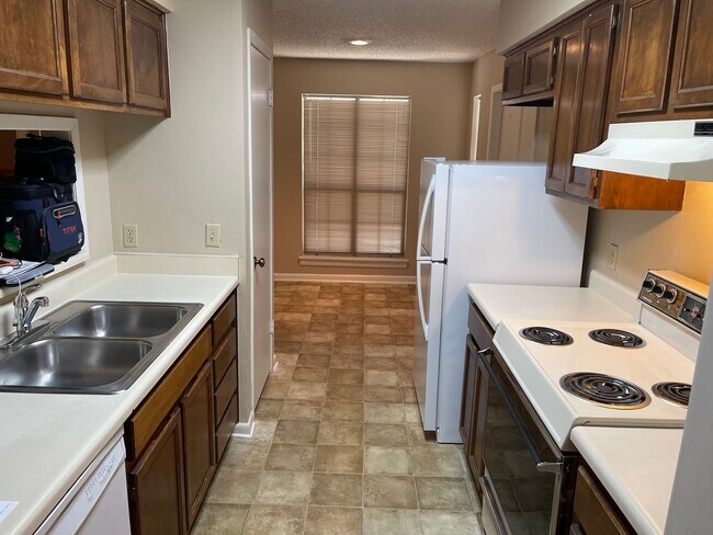 2255 Thousand Oaks Dr Unidad 504