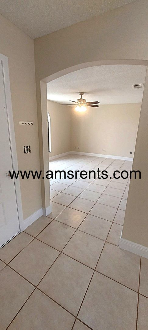 Photo - Spacious 4-bedroom Home in Kissimmee