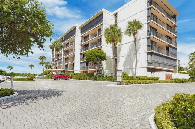 Building Photo - 225 S Beach Rd Unit 205 Rental