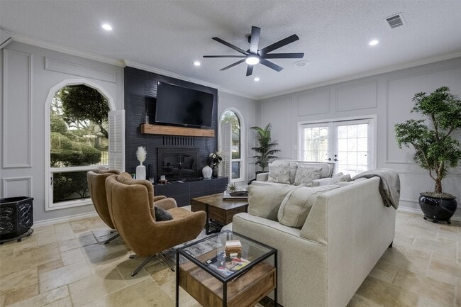 Photo - 3719 Danbury Dr