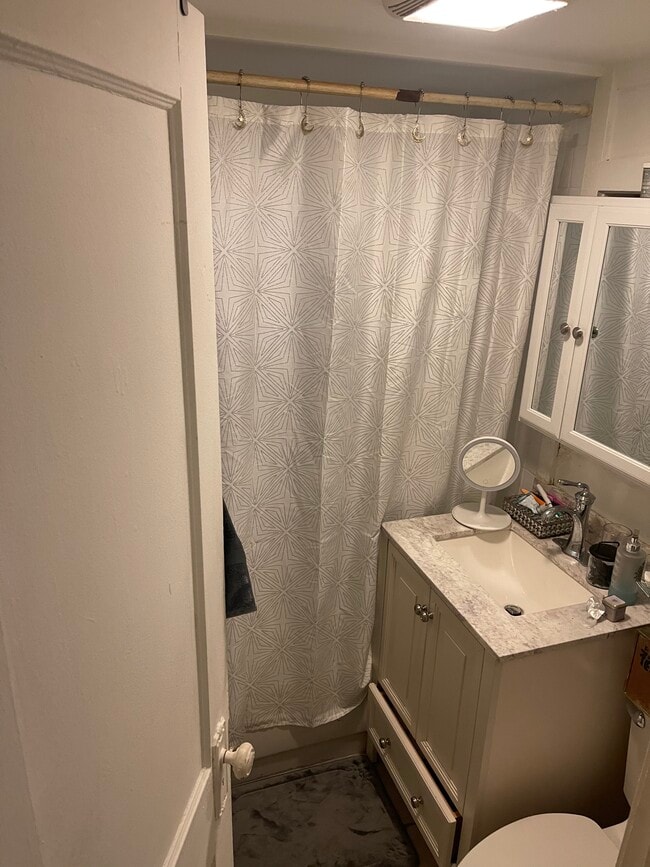 Photo - 6423 N Claremont Ave Unit # 1