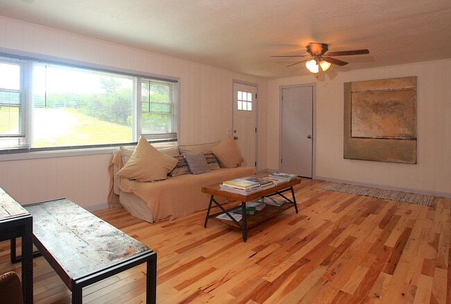Photo - 5377 Bates Rd