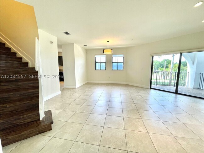 Photo - 10600 NW 88th St Unit 204