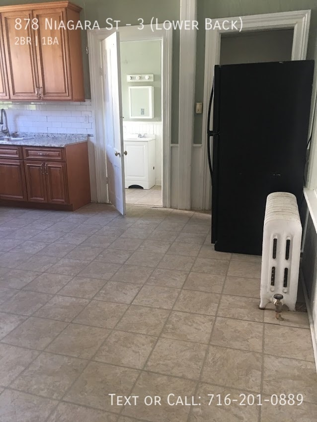 Photo - 878 Niagara St Apartment Unit 3 (Lower Back)