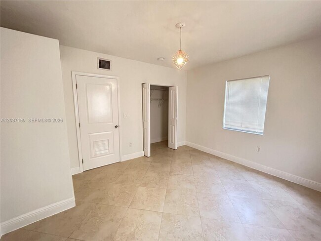 Photo - 2880 Pine Tree Dr Unit 5