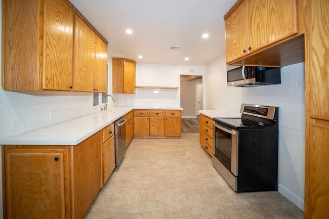 Photo - Adorable Duplex Unit with Attached Garage