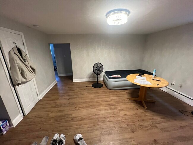 Photo - 63 Selkirk Rd Unit #1