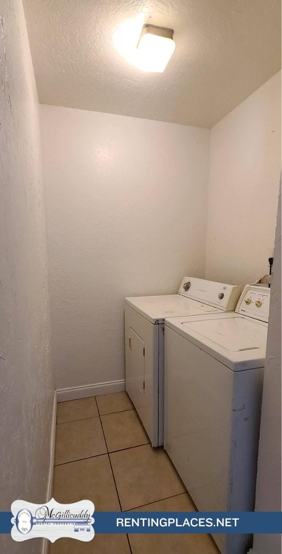 Photo - 1239 Holden Dr