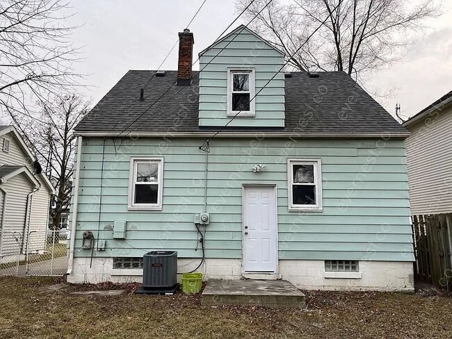 Photo - 84 W Shevlin Ave