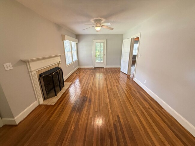 Photo - 211 Dodd St