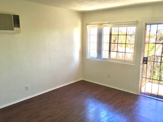 Photo - 1129 E Maple St Unidad 1129