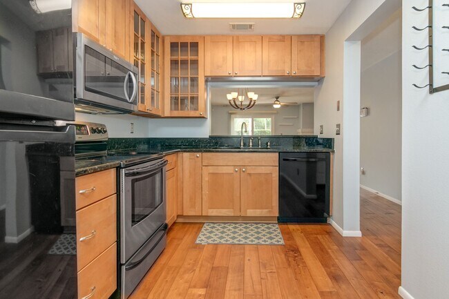 Photo - Cozy Move-in ready 2 Bed / 2.5 Bath Townho...