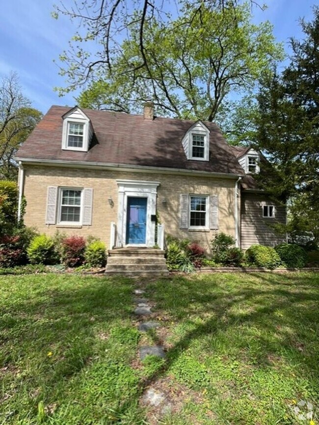 Building Photo - Cutest Cape in Sandston Rental