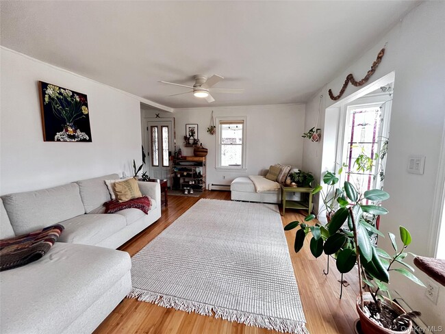 Photo - 16 Yoeman Ln