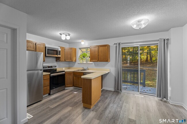 Photo - 213 Oakland St Unit APT D