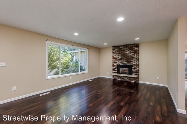 Photo - 3 br, 2 bath House - 9701 SW 62nd Ave