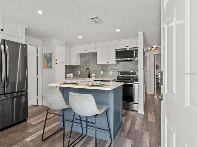 Photo - 3138 W Varn Ave