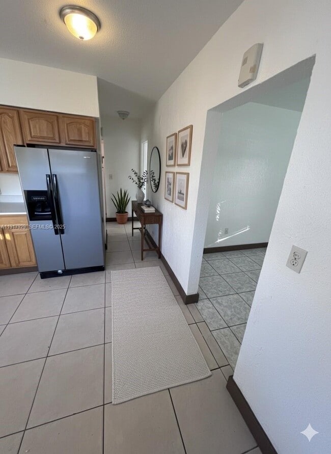 Photo - 1995 NE 167th St Unidad 1