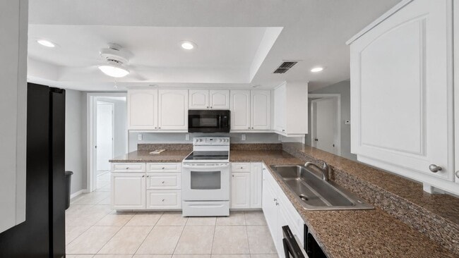 Photo - 2 Bedroom Home with Community Pool for Rent in Sebring, FL
