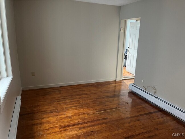 Photo - 618 State St