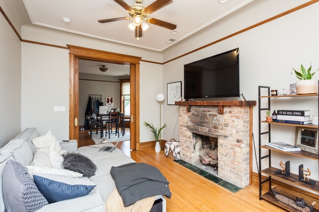 Photo - 1032 W Roscoe St Unit 3