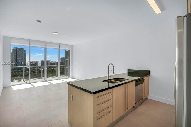 Photo - 79 SW 12th St