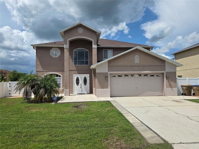 Photo - 330 Aldershot Ct
