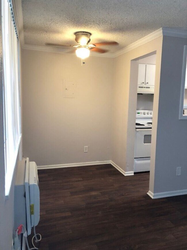 Photo - Pamela Sue Apartments